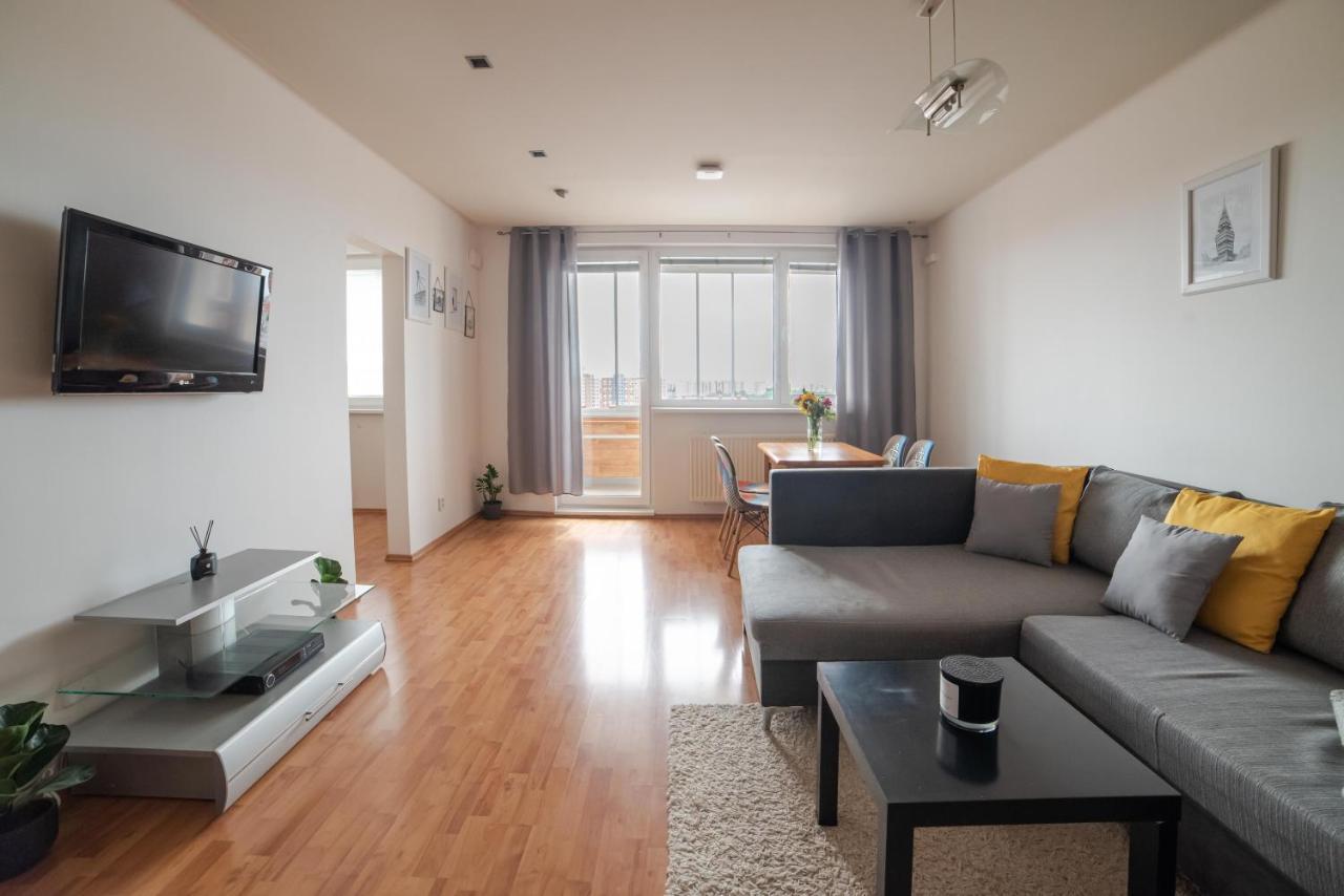 Strawberry Apartment Bratislava Exterior foto